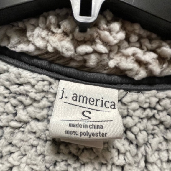 Nine Line Apparel fuzzy pullover - Picture 4 of 4